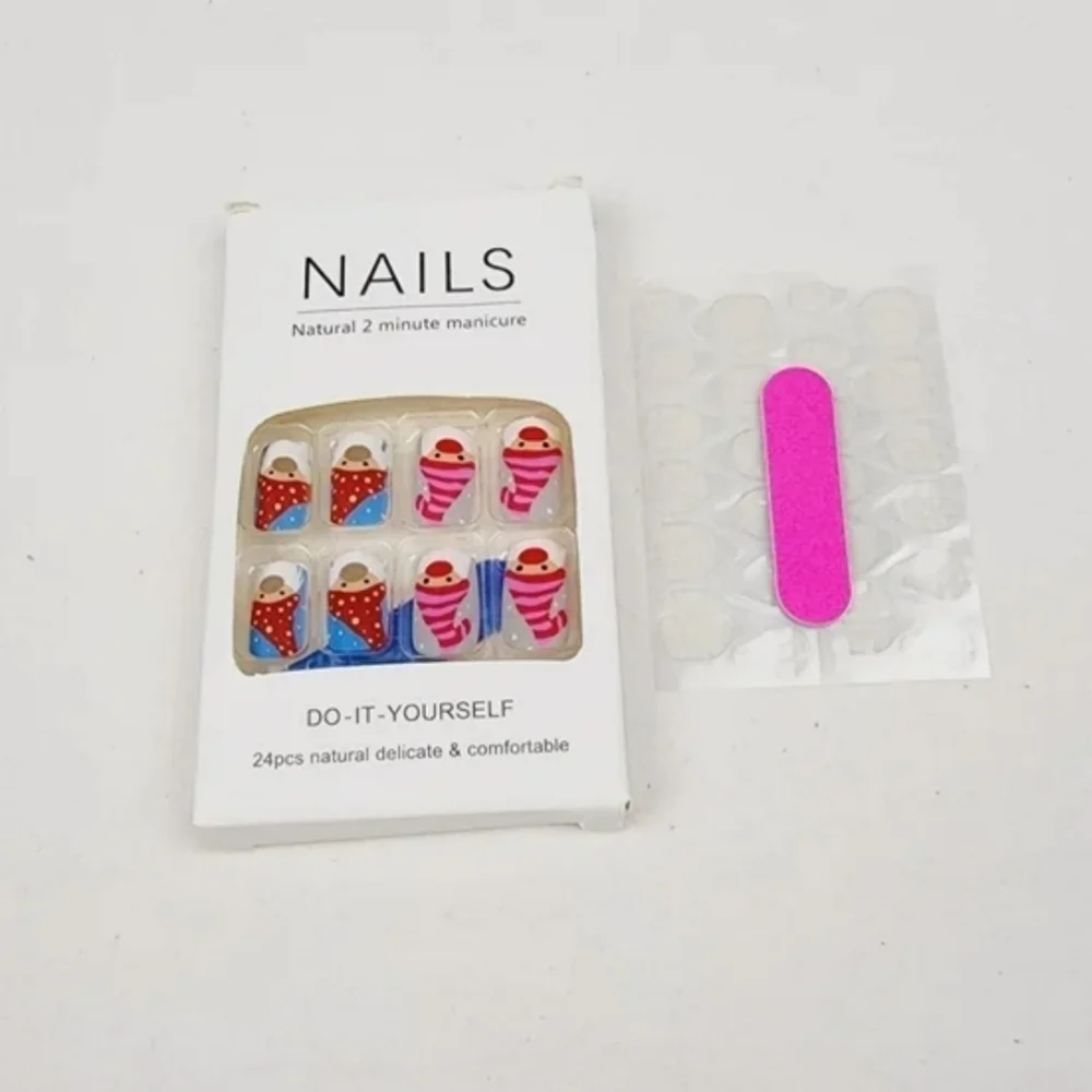 24 Pieces Fake press on nails